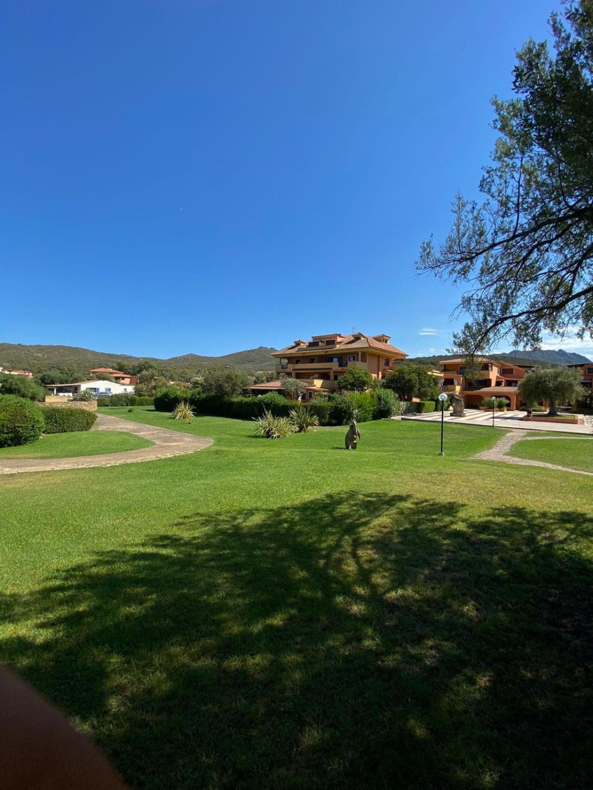 Ampio Trilocale Sul Golfo Di Marinella Villa Marinella  Kültér fotó